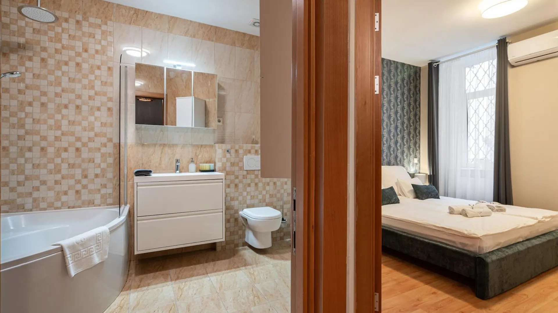 Sarah'S Home With Pool, Wellness, Fitness Budapest Apartment
