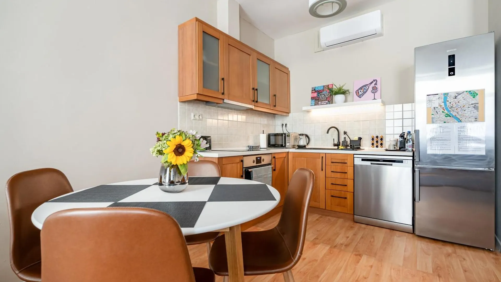 Apartment Sarah'S Home With Pool, Wellness, Fitness Budapest Hungary