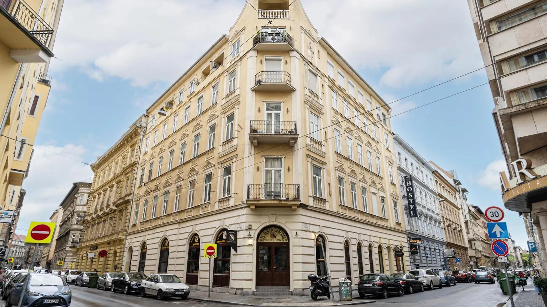 Sarah'S Home With Pool, Wellness, Fitness Budapest